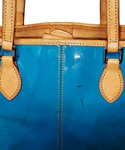 Dooney . Bourke